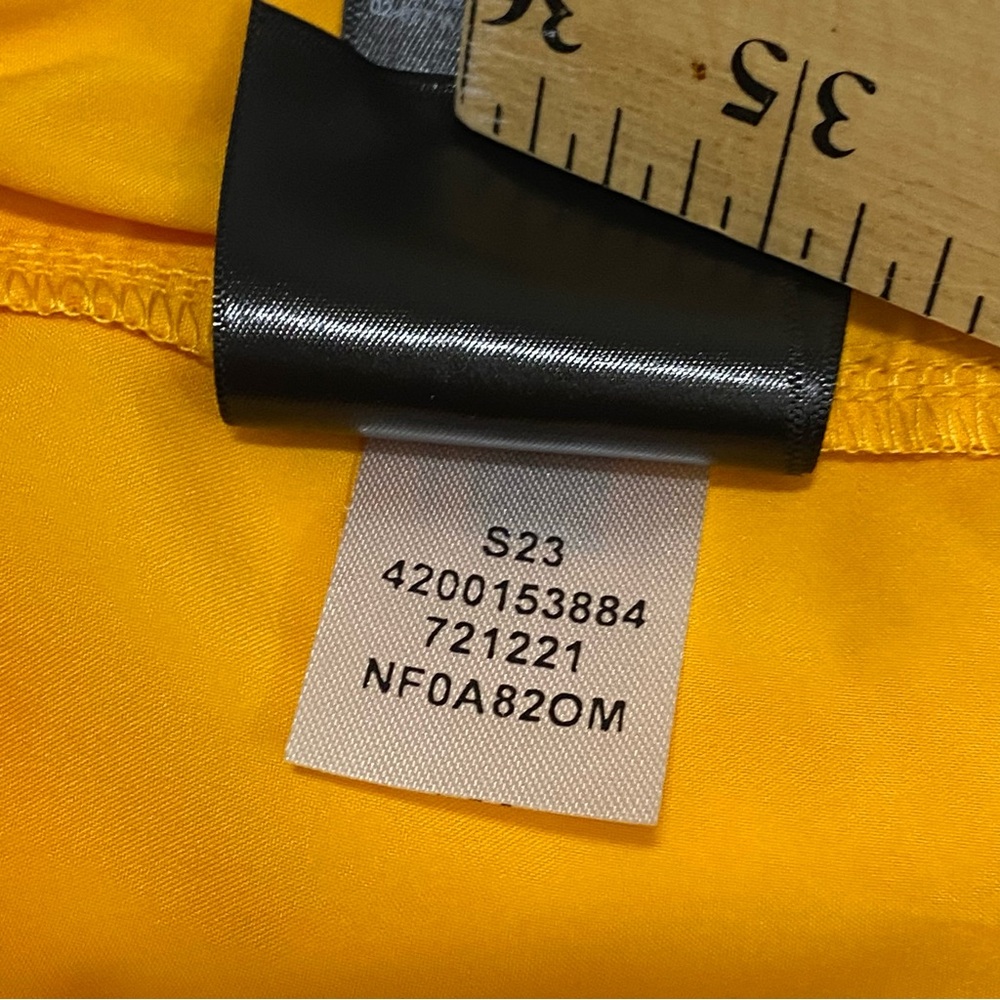 The North Face Elevation Yellow Short‎ XXL Women No Pockets - Picture 13 of 14